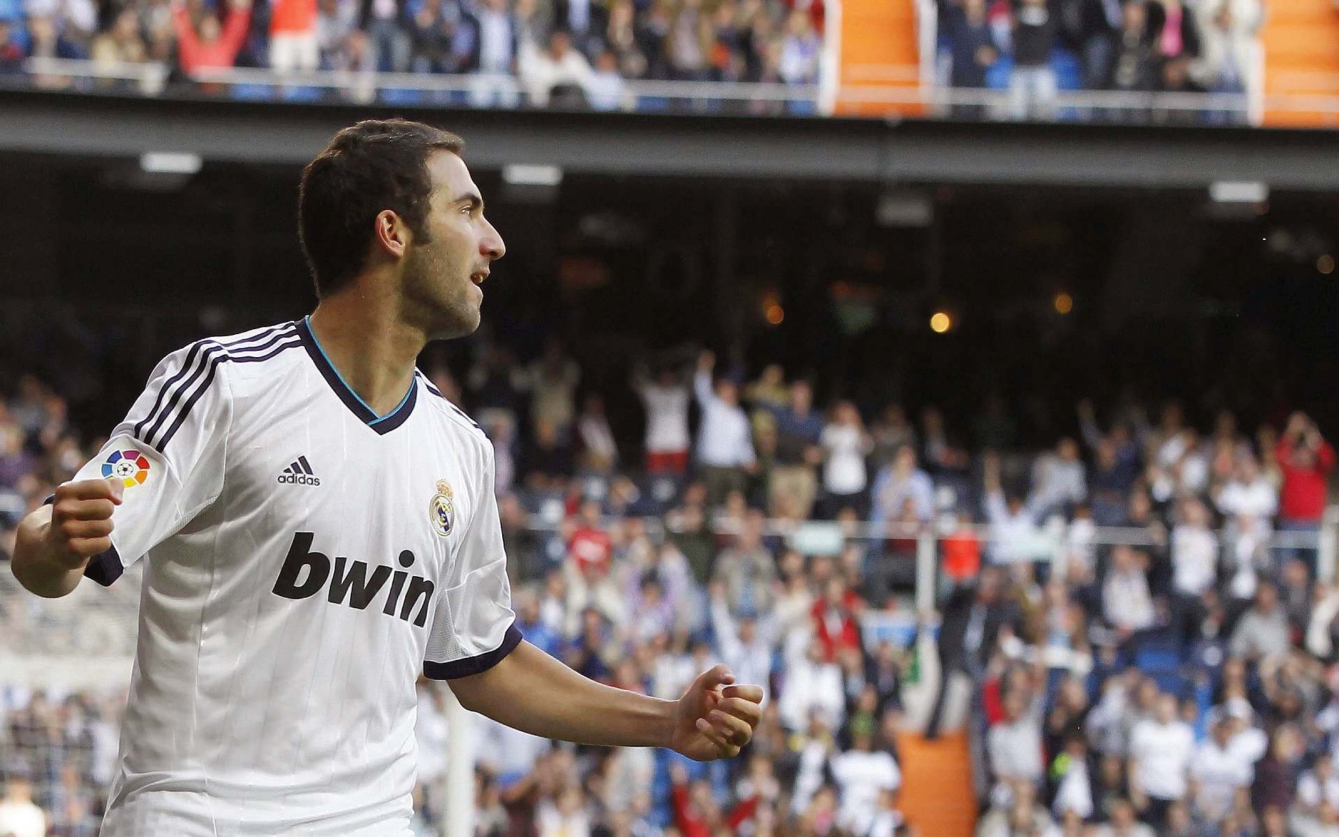 巴萨主场大胜，雄心壮志冲冠欲界，巴萨险胜